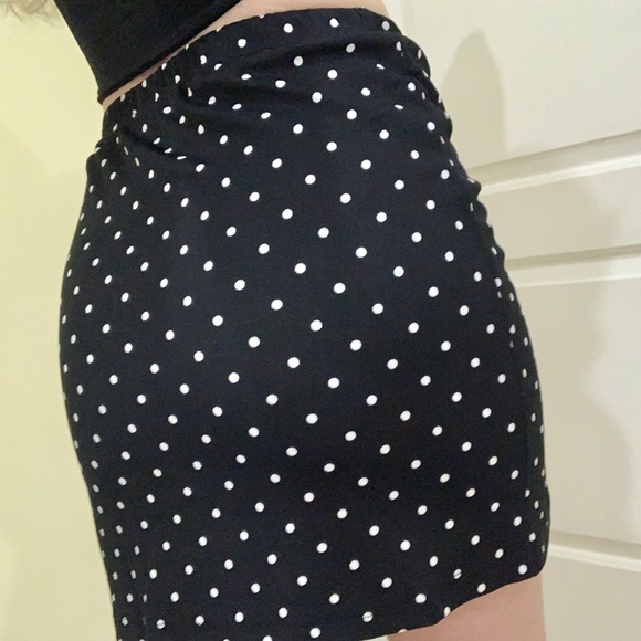 Polka dot slit hem mini skirt - Picture 4 of 9